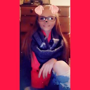 Meet your Posher, Desiree